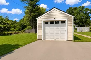 2 Millwood Cir, Framingham, MA 01701 - Photo 20