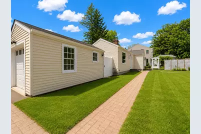 2 Millwood Cir, Framingham, MA 01701 - Photo 4