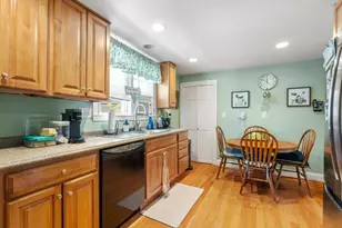 112 Dudley St, Cambridge, MA 02140 - Photo 16