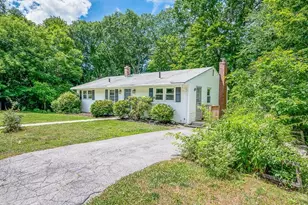 42 Iowa St, Worcester, MA 01602 - Photo 2