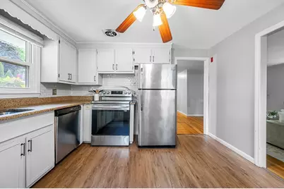 42 Iowa St, Worcester, MA 01602 - Photo 8