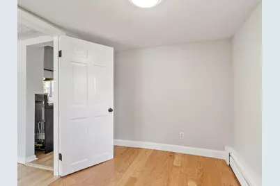 52 Auburn St, Lowell, MA 01852 - Photo 18