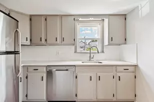 52 Auburn St, Lowell, MA 01852 - Photo 12