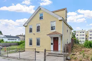 52 Auburn St, Lowell, MA 01852 - Photo 2