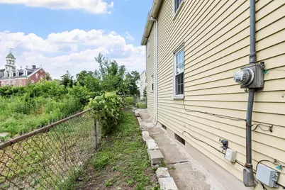 52 Auburn St, Lowell, MA 01852 - Photo 36