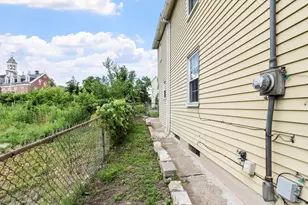 52 Auburn St, Lowell, MA 01852 - Photo 36