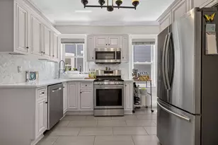 19 Rill St, Boston, MA 02125 - Photo 16