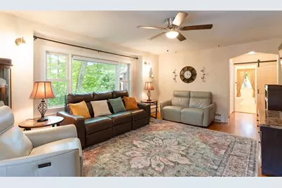 386 Pleasant St, Leicester, MA 01524 - Photo 24