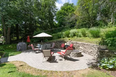 386 Pleasant St, Leicester, MA 01524 - Photo 6