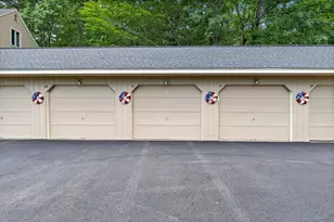 31 Tulip Cir, Haverhill, MA 01830 - Photo 2