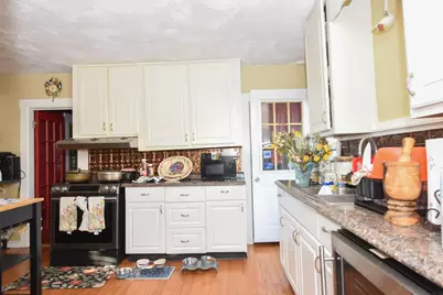 103 Dalton Street, Lowell, MA 01850 - Photo 4