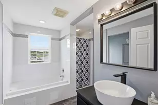 20 Milton St, Saugus, MA 01906 - Photo 28