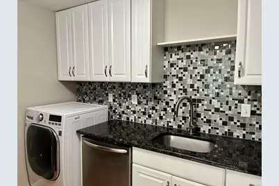 1600 Skyline Dr #6, Lowell, MA 01854 - Photo 8