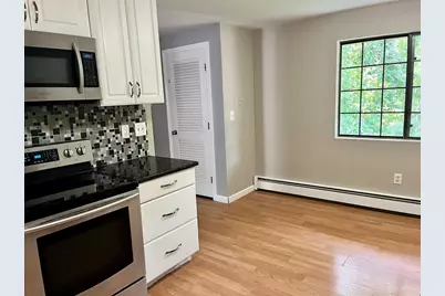 1600 Skyline Dr #6, Lowell, MA 01854 - Photo 10