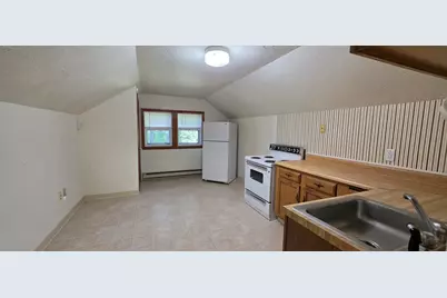109 Green Hill Pkwy #2, Worcester, MA 01605 - Photo 2