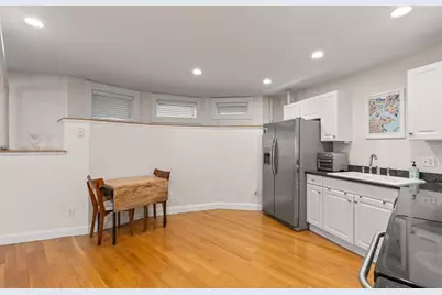 16 Garrison Rd #8, Brookline, MA 02445 - Photo 8
