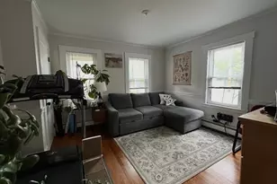 27 Mt Vernon St, Reading, MA 01867 - Photo 4