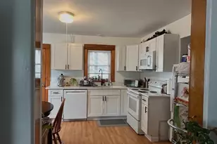 27 Mt Vernon St, Reading, MA 01867 - Photo 2
