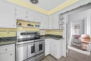 27 Oliver St, Watertown, MA 02472 - Photo 12