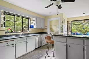 27 Oliver St, Watertown, MA 02472 - Photo 12