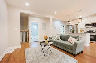 11 Watson St, Somerville, MA 02144 - Photo 4