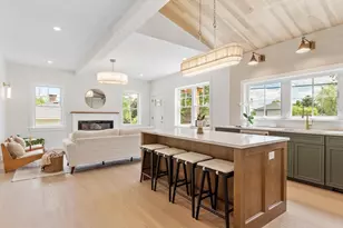 60 Neillian St, Bedford, MA 01730 - Photo 4