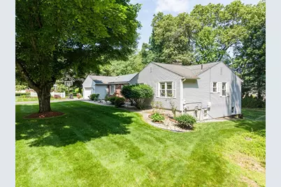 52 Wellesley Dr, Longmeadow, MA 01106 - Photo 2