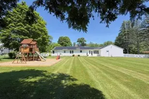 91 Pleasant St, Northborough, MA 01532 - Photo 4