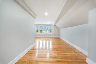 180 Jackson St, Lawrence, MA 01841 - Photo 8