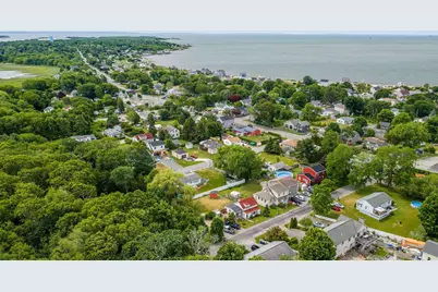 7 Wayne St, Fairhaven, MA 02719 - Photo 2