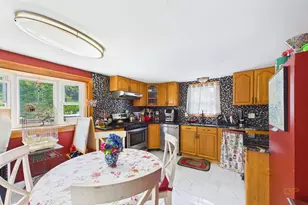 7 Wayne St, Fairhaven, MA 02719 - Photo 12