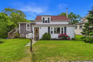 7 Wayne St, Fairhaven, MA 02719 - Photo 4