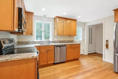 4 Ivy Circle #4, Norwood, MA 02062 - Photo 4