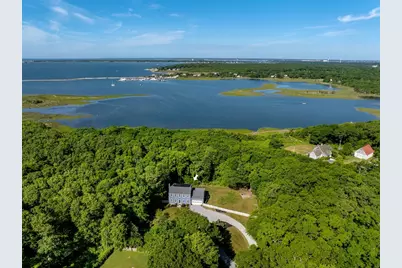 3 Barrett Dr, Mattapoisett, MA 02739 - Photo 1