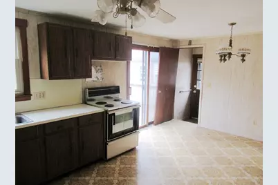 35 Tioga St, Springfield, MA 01128 - Photo 4