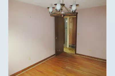 35 Tioga St, Springfield, MA 01128 - Photo 10