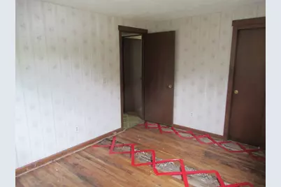 35 Tioga St, Springfield, MA 01128 - Photo 12