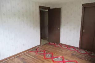 35 Tioga St, Springfield, MA 01128 - Photo 12
