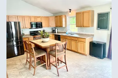 24 Clairmont St, Gardner, MA 01440 - Photo 8