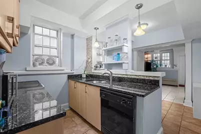 1 Lanark Rd #7, Brookline, MA 02445 - Photo 8