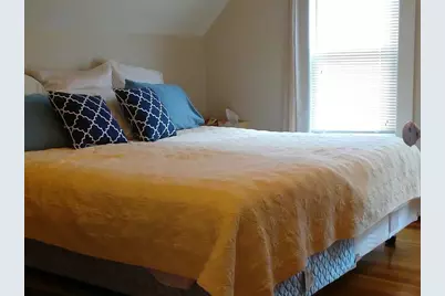 1078 South St #3, Boston, MA 02131 - Photo 4
