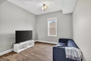 41 Boardman St, Boston, MA 02128 - Photo 10
