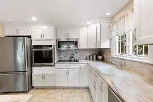 9 Graystone Dr, Danvers, MA 01923 - Photo 10