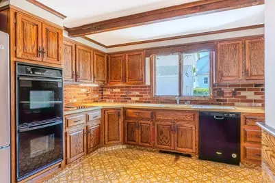 35 Barasford Avenue, Lowell, MA 01852 - Photo 14