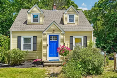 9 Raymond St, Millbury, MA 01527 - Photo 1