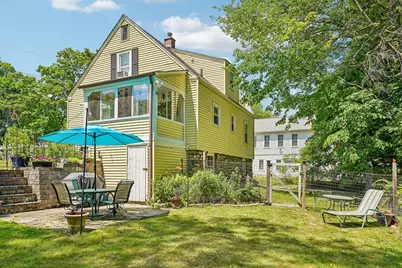9 Raymond St, Millbury, MA 01527 - Photo 2