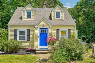9 Raymond St, Millbury, MA 01527 - Photo 2