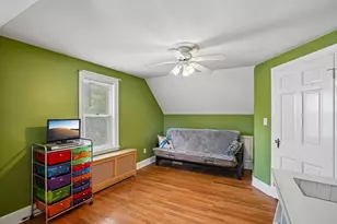 9 Raymond St, Millbury, MA 01527 - Photo 16