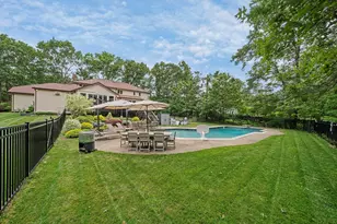 42 Eisenhower Dr, Sharon, MA 02067 - Photo 4