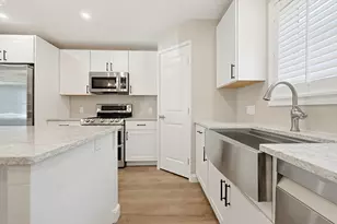 39 Johnston Ave, Northbridge, MA 01588 - Photo 18